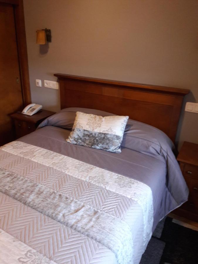Hotel Los 14 Pravia Zewnętrze zdjęcie