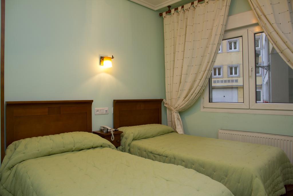 Hotel Los 14 Pravia Zewnętrze zdjęcie