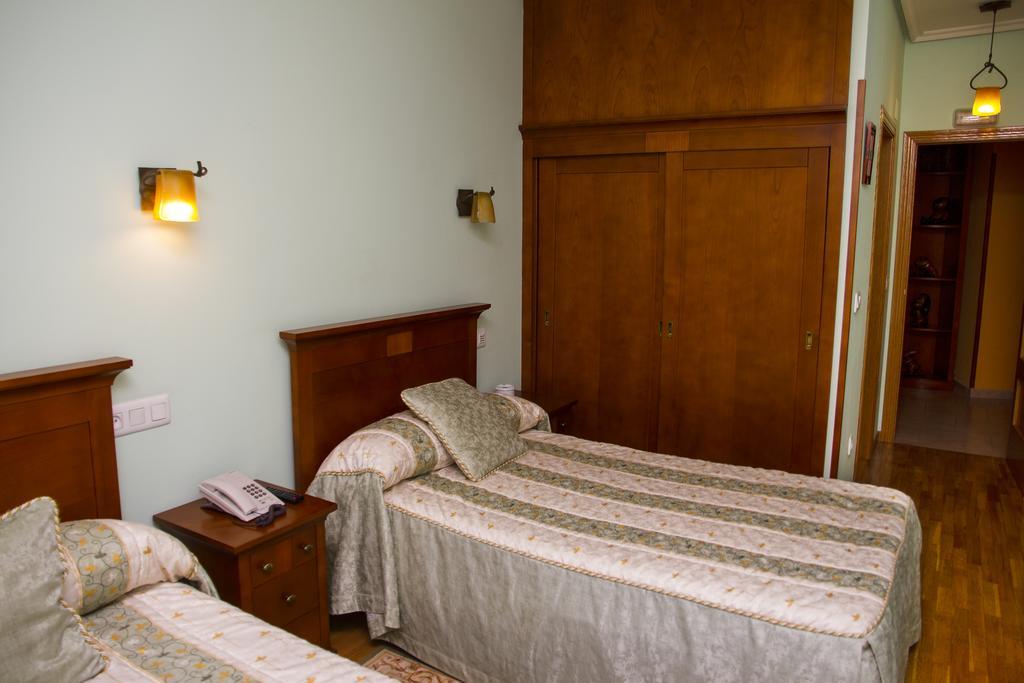 Hotel Los 14 Pravia Zewnętrze zdjęcie