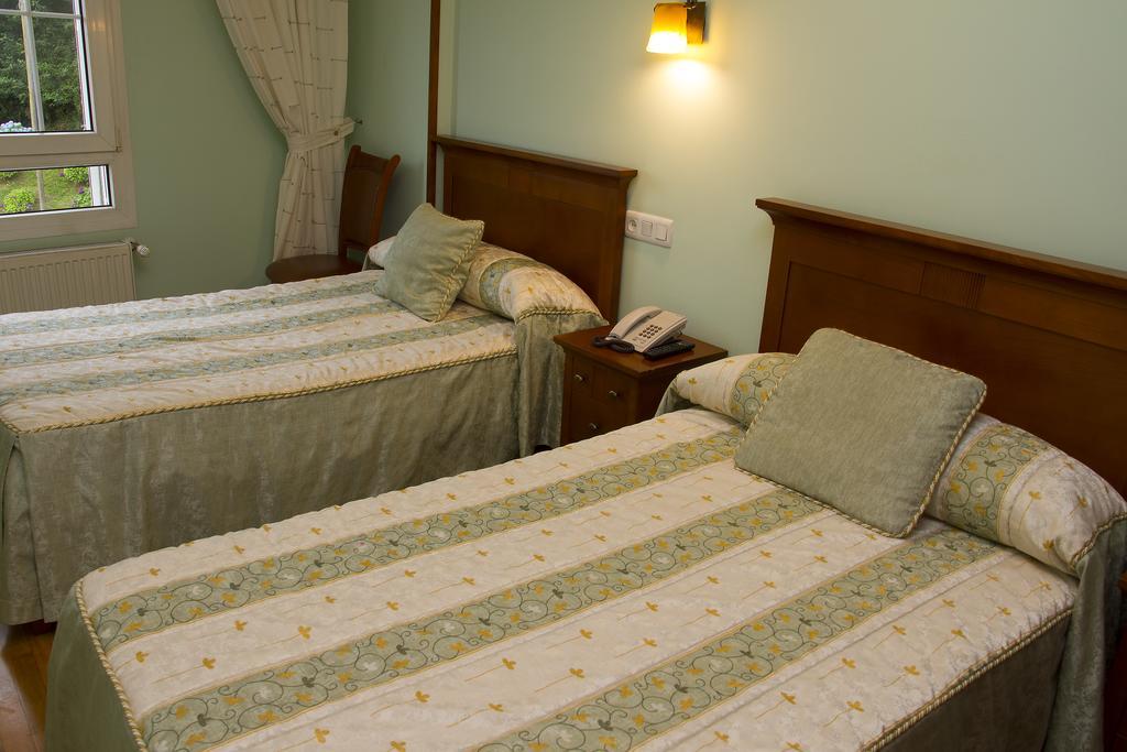 Hotel Los 14 Pravia Zewnętrze zdjęcie