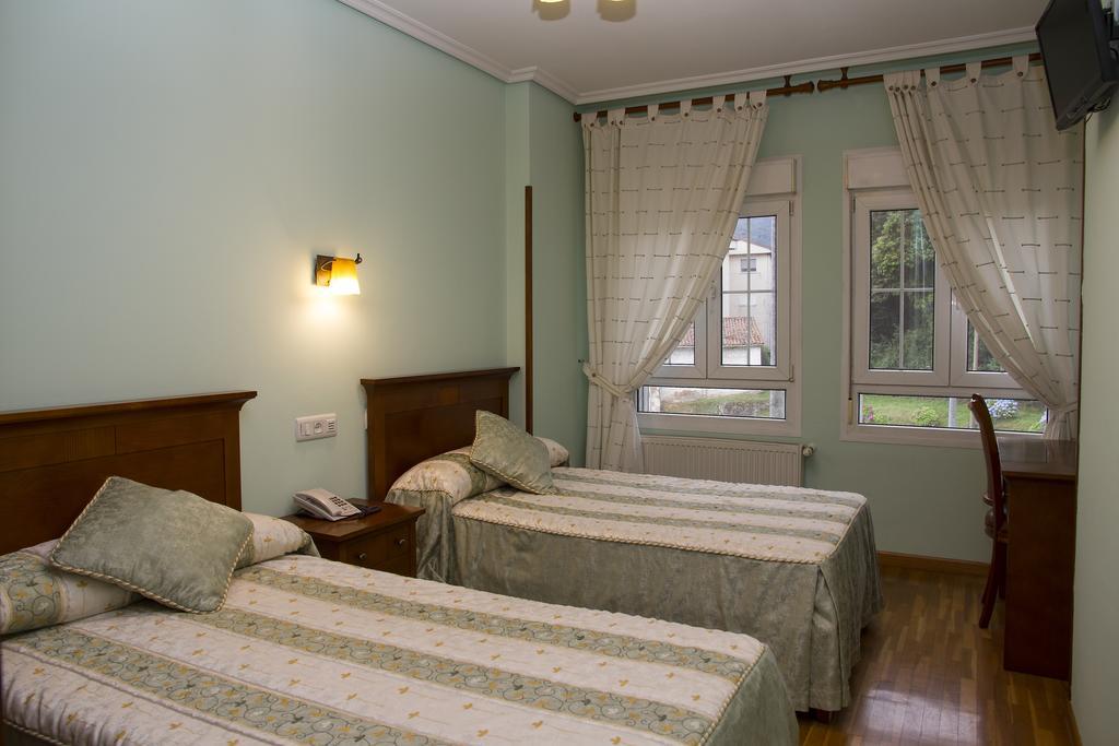 Hotel Los 14 Pravia Zewnętrze zdjęcie