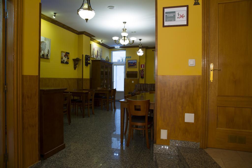 Hotel Los 14 Pravia Zewnętrze zdjęcie