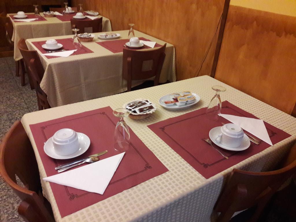 Hotel Los 14 Pravia Zewnętrze zdjęcie