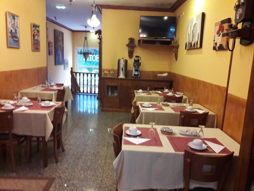 Hotel Los 14 Pravia Zewnętrze zdjęcie
