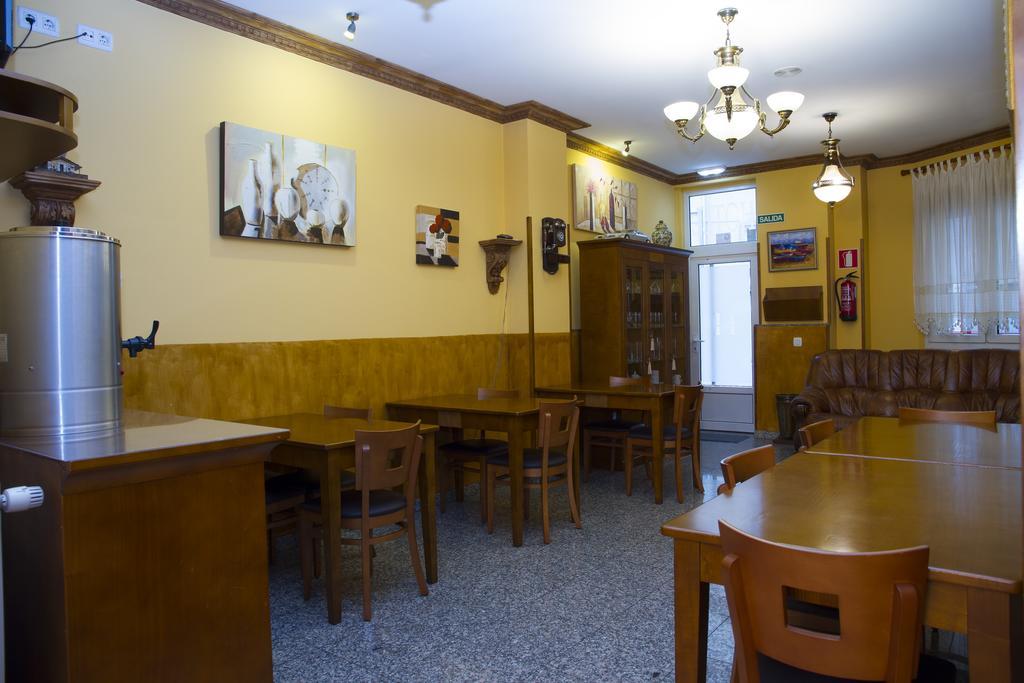 Hotel Los 14 Pravia Zewnętrze zdjęcie