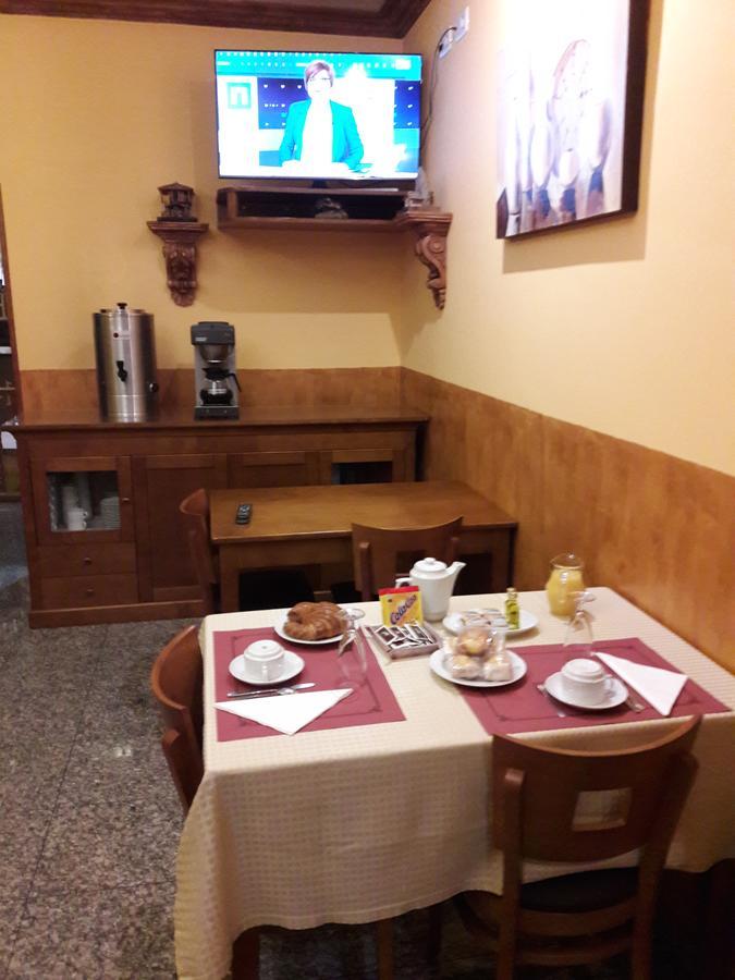 Hotel Los 14 Pravia Zewnętrze zdjęcie